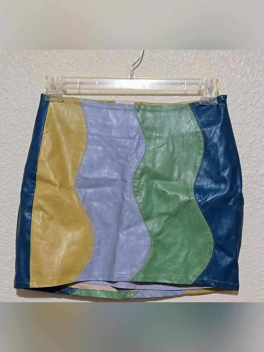 Le Lis 1970s Retro Faux Leather Mini Skirt - Color-Block - Earth Tones - Size M